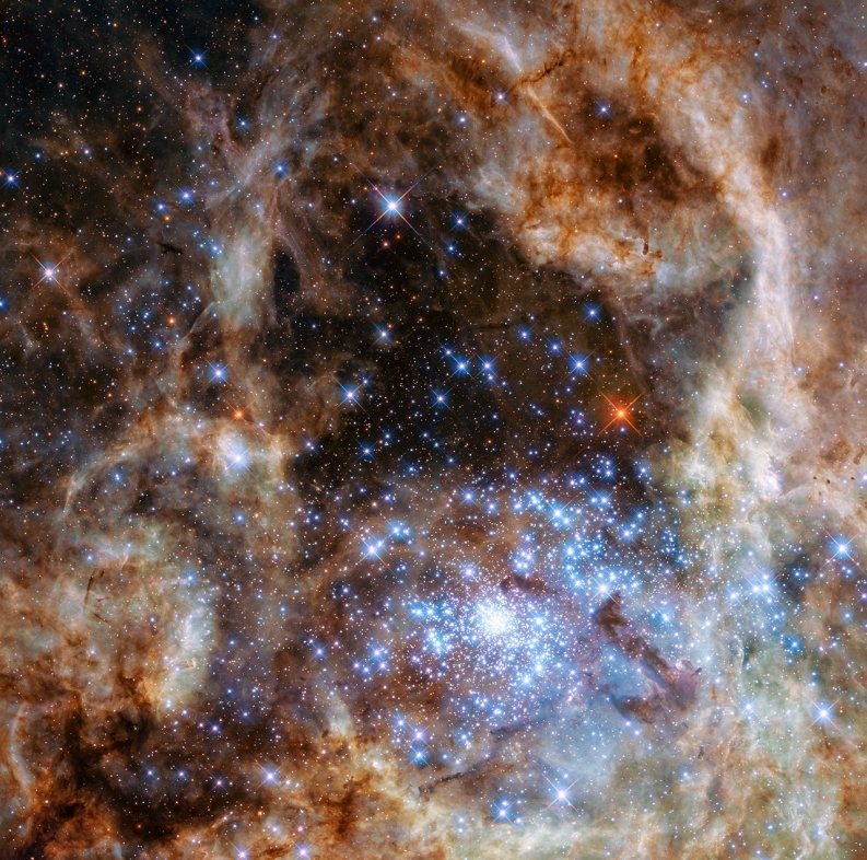 A Hubble Űrtávcsővel (HST) készült felvétel a Tarantula-köd (NGC 2070) magjában lévő R136 halmazról.