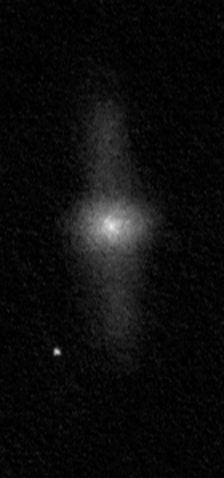 NGC 4650a. 40 cm-es távcsővel készített rajz.