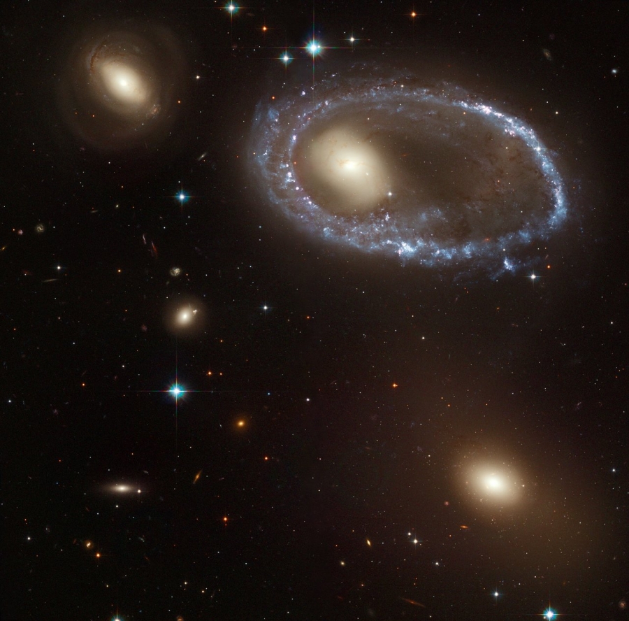 Photo of AM 0644-741 with the Hubble Space Telescope's (HST) ACS camera.